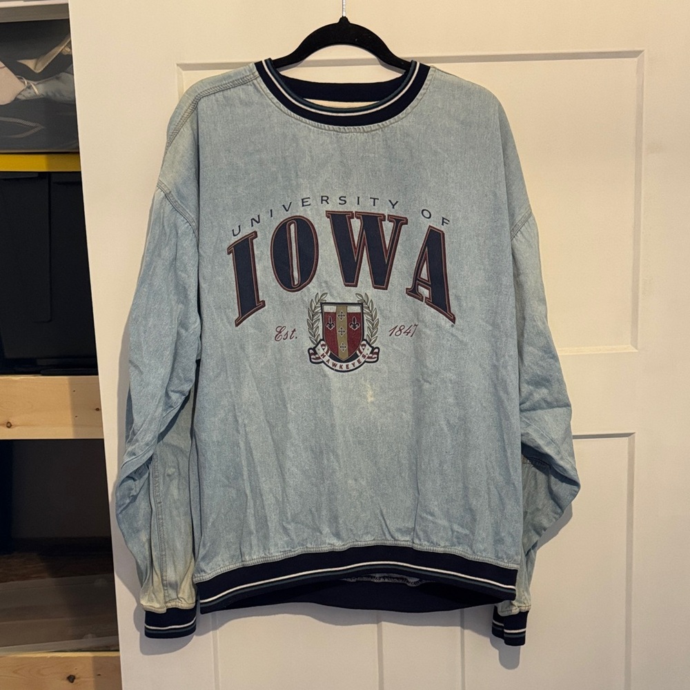 Gear For Sports Vintage University of Iowa Crewneck Pullover